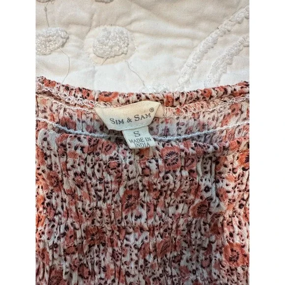 Sim & Sam small women’s crop top - Picture 2 of 3